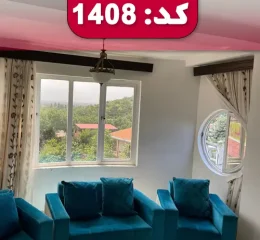 اتاق پذیرایی به همراه مبلمان آبی آپارتمان در فولادشهر 4856464