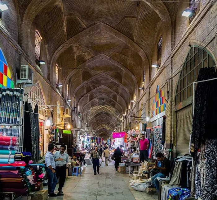 بازار قیصریه اصفهان 21215645467