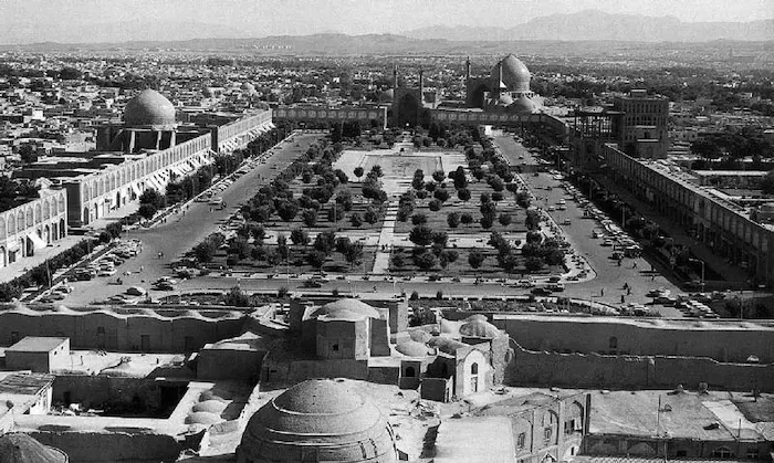 میدان نقش جهان قدیمی در شهر اصفهان 63884848541