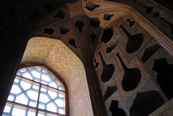 تزئینات داخلی عمارت عالی قاپو اصفهان 15645