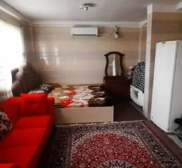 اتاق پذیرایی فرش شد به همراه مبلمان و یخچال خانه ویلایی در خمینی شهر 487549788