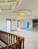 طبقه دوم ویلا دوبلکس نمای کلاسیک در خمینی شهر با نورپردازی 4635441131